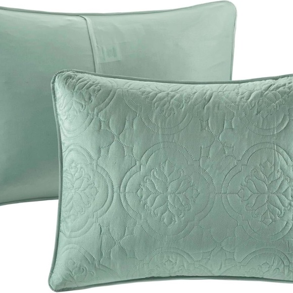 510 DESIGN Oakley Reversible Quilt Set - Luxe Stitching Design - Picture 3 of 10